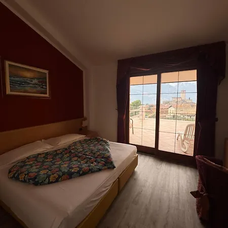 Hotel Alpi Malcesine Exterior photo