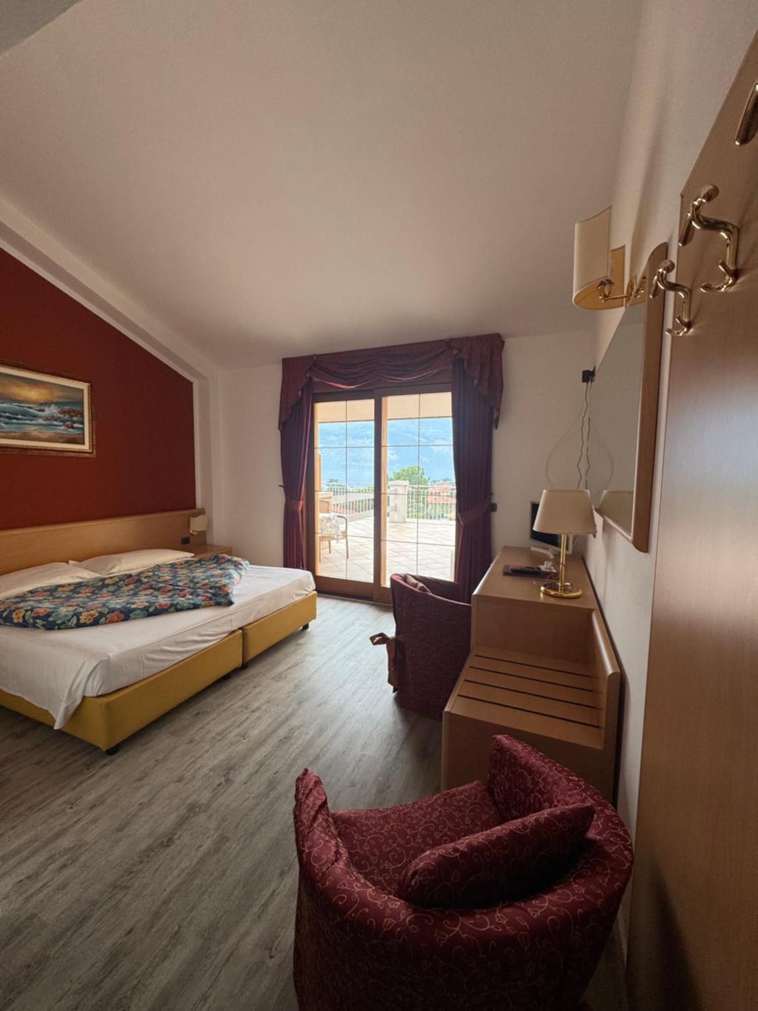 Alpi Hotel