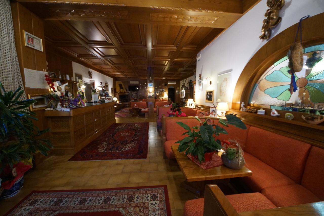 Alpi Hotel